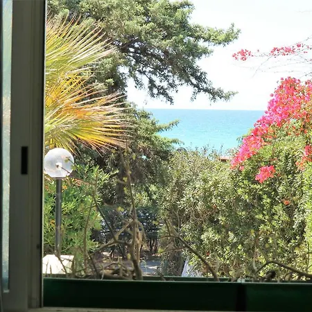Holiday home Casa Vacanza Le Dune A Baia Verde